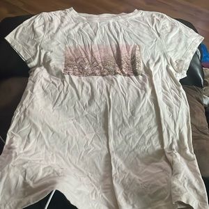 Universal Thread T-Shirt